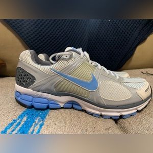 Nike Zoom Vomero +5 Women’s Size 9.5 White / University Blue / Metallic Platinum